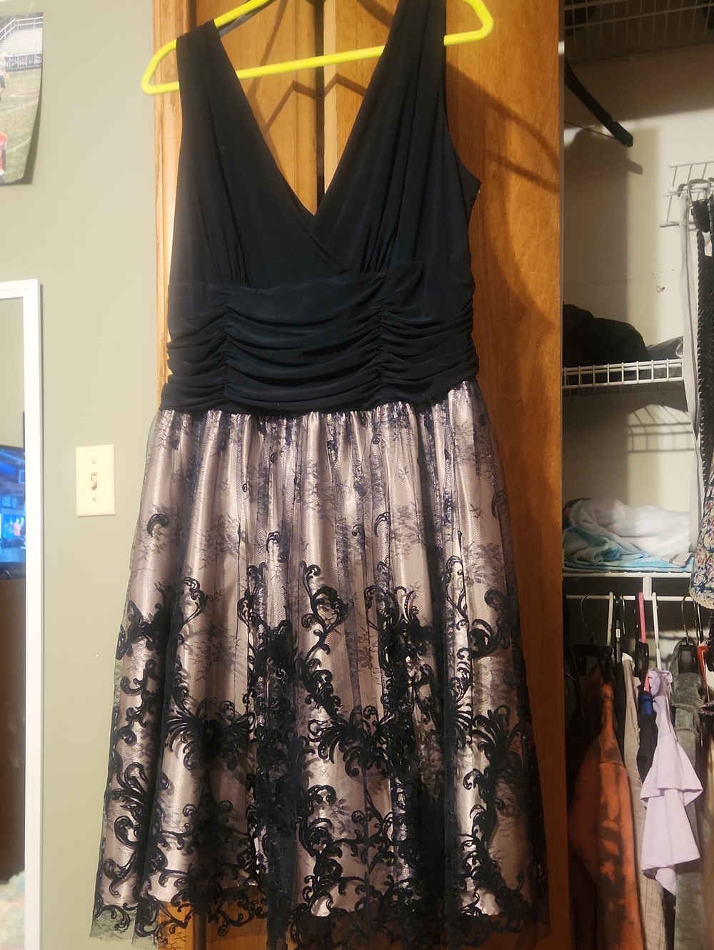 S.L. Fashions Black Bodice Champagne Metallic Lace-Overlay Midi Dress